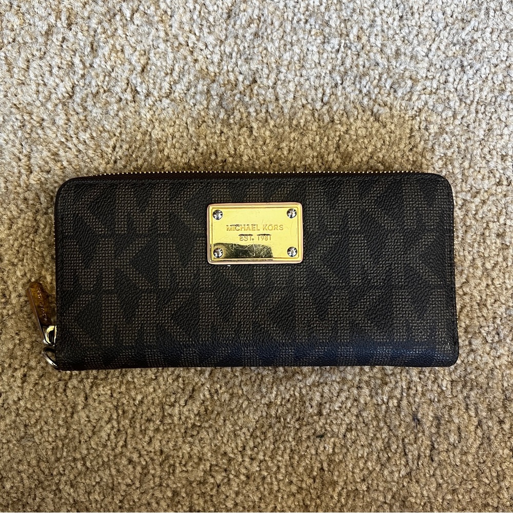 michael kors jet set wallet